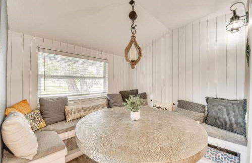 Family Home with Private Pool 24 Mi to Disney! - Foto 11