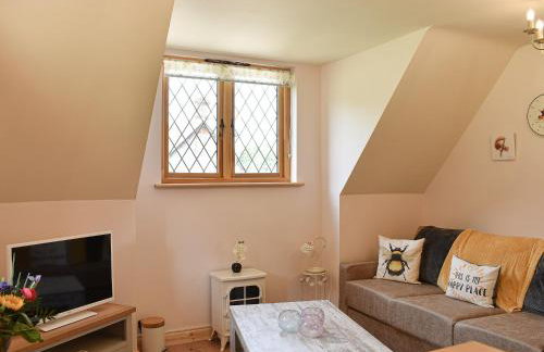 The Bee Hive - Photo 4