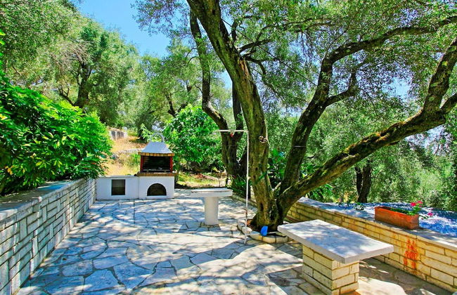 Villa Alexandros in Nisaki - Photo 1