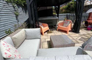 Portaferry Waterfront Townhouse with Hot Tub - Foto 33