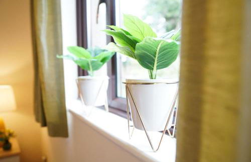 18PG Dreams Unlimited - Budget Flat w free parking - Slough Windsor Heathrow - Foto 16