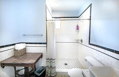 St Ann Creole Victorian - 5 bed-5 bath - Photo 13