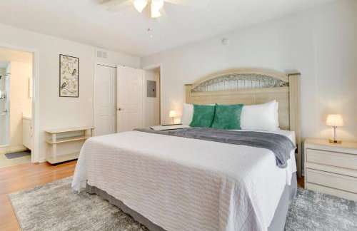 Condo with Pool Access and Patio 8 Mi to Disney! - Foto 13