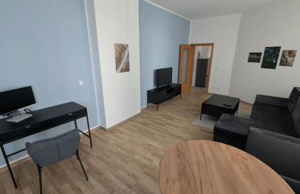 LeHaStays Buckau - NS15-02 I 2 Zimmer I voll ausgestattete Küche I Erdgeschoss I Balkon I Smart TV - Foto 14