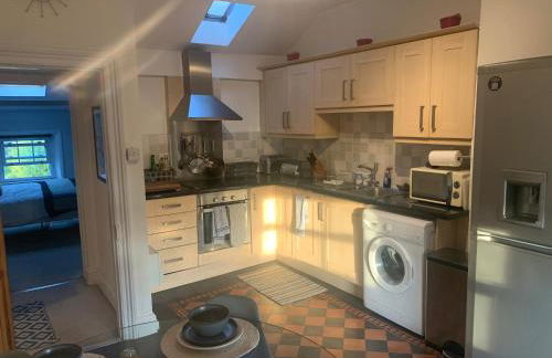 Top Floor. Top Notch. Tranquil Treat. Stone's throw from Thames. - Foto 14