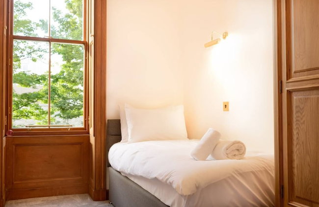 JOIVY 5 Bedroom Apt Near Meadows & George Square - Foto 13