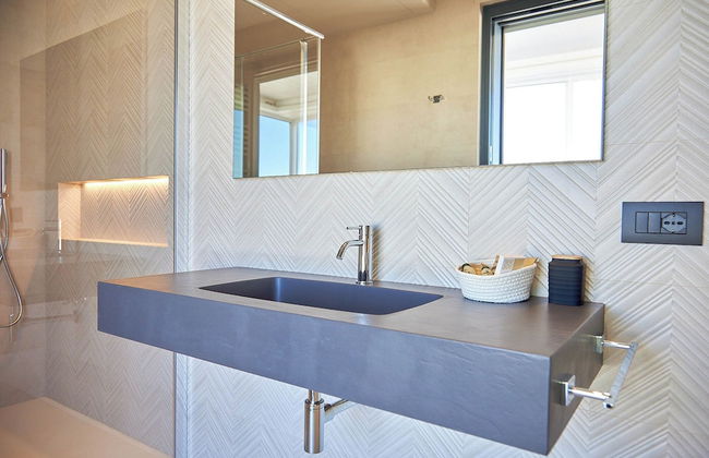 White Coast - Photo 52