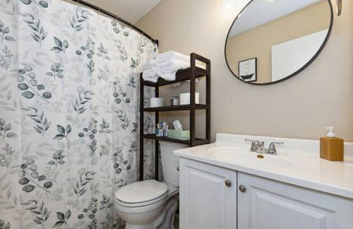 HotTub, Theater, Kings, & Firepit - NearWesley - Foto 25