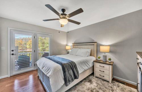 Waterfront Lake House Ideal Dock for Boats, Swimming, Fishing - Foto 26