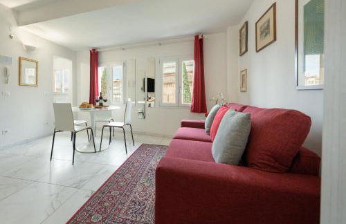 Avelli Pia Fourth Floor with 2 Bathrooms - Florence Charming Apartments - Delightful and bright 4rd-floor apartment without elevator, overlooking one of Florence's most beautiful squares, Exceptionally located for exploring the city - Foto 31