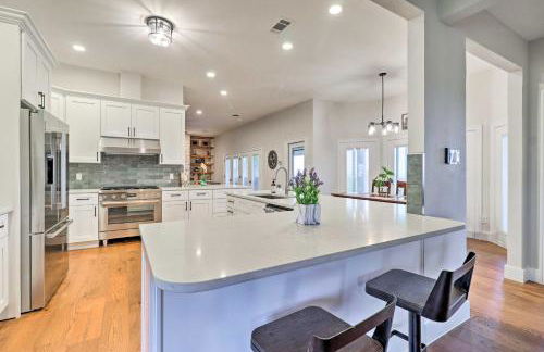 Modern Lakehouse with Stunning Views and Hot Tub! - Foto 12