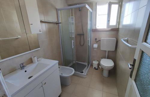 Lisbon traditional T2 with balcony in Damaia, Lisbon - Foto 18