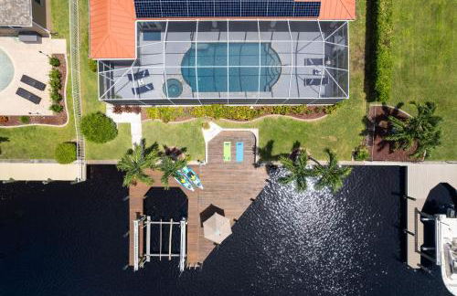 Cape Serenity- Premier Waterfront Villa with Kayaks and Bikes - Photo 37