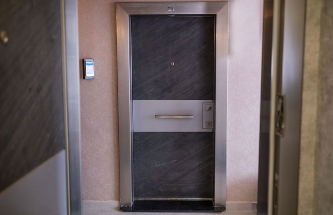 Sky Garden Suites - Photo 2