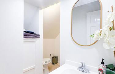 Family-Friendly 4 Bed 3 Bath Downtown Delight - Foto 47