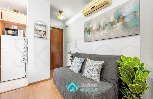 Skysea Malaga Centro frente al Rio - Photo 18