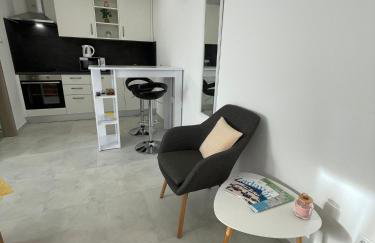 Modern Studio Apartment Iva with Balcony, Free Parking & Wi-Fi, Zadar - Foto 7