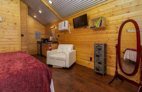 Lovely Log Cabin Rental for Four near San Antonio Texas - Foto 8