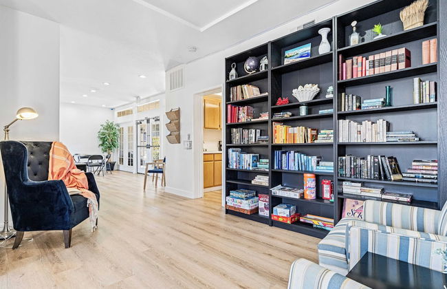 Walk to Beach Pool, Hot Tub, Private Patio, Parking Seabreeze Retreat - Foto 39