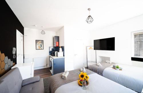 Open Mind Property - Cozy Flat with 2 Double Beds - Photo 2