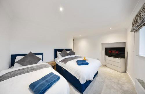 Long-short-stay Medway home with parking, WiFi &pool table - Foto 26