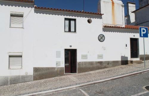 Casa das Bonecas by LovelyStay - Foto 10