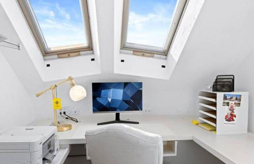 The KingDome - A Unique, Royal Experience with Hot Tub, Rooftop and Views - Foto 20