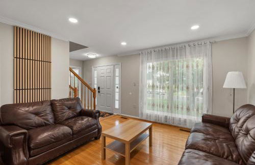 5 BedRooms Family retreat with GameRoom Near DC & Qunatico - Photo 39