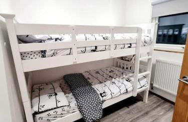 Cosy Hideaway Lodge in Glan Gwna - Photo 8