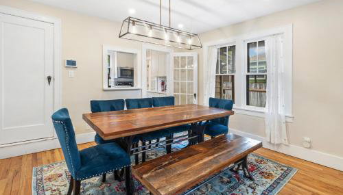 Spacious Downtown Oasis - Photo 3
