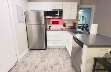 Above All-d'town, parking, gym, cruise, walkable - Foto 10