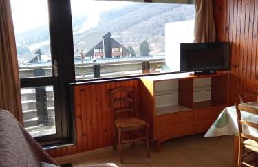 Appartement plein cœur Super-Besse - Photo 1