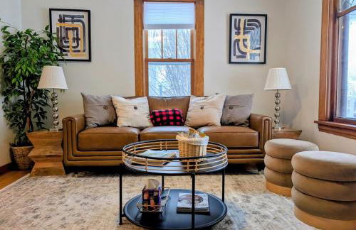 Elegant Linden Hills Home Family-Friendly Walk to Lake - Foto 7