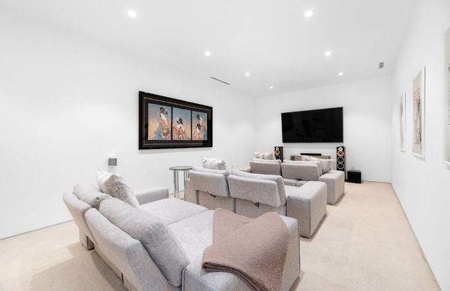 Beverly Grove - Photo 12