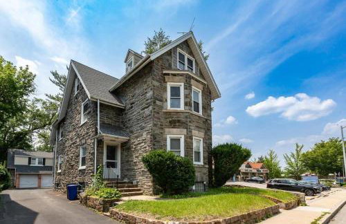 Ground-Level 2B2B Apt in Bryn Mawr w Parking - Foto 1