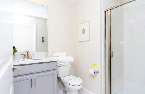 Luxurious Family-friendly 5 Bd 12 Guests w Screened Pool Close to Disney - Foto 86