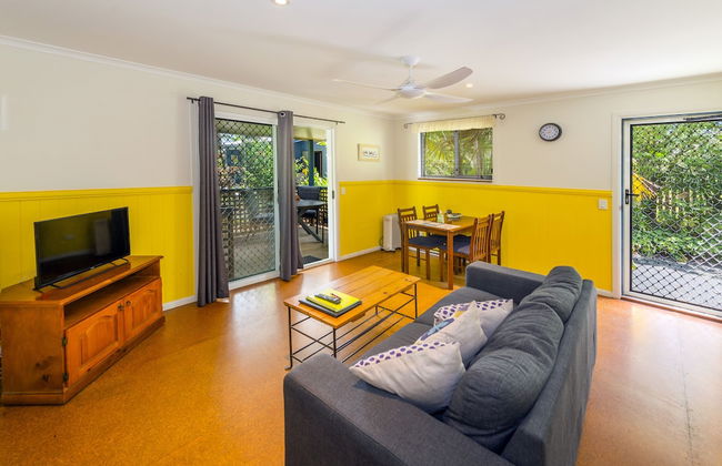 Safety Beach Ocean Bungalows - Photo 7