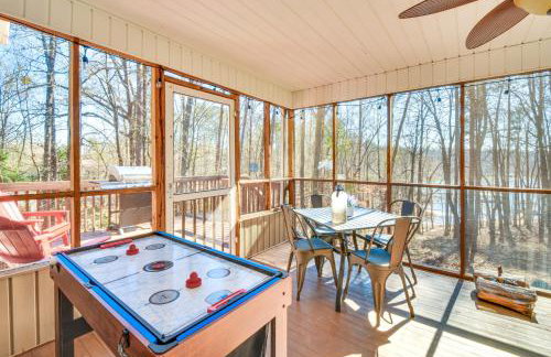 Lake Hartwell Retreat with 2-Tier Dock and Boat Slip! - Foto 23