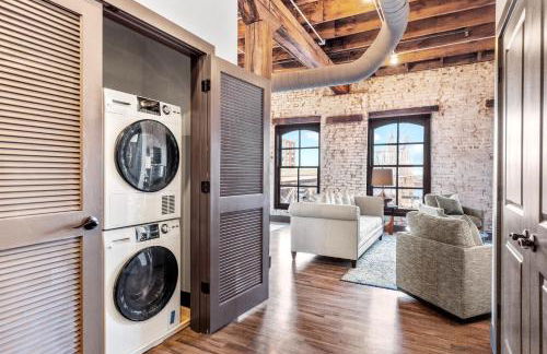 Brick & Bed, Riverfront Lofts, PC 206 - Foto 8