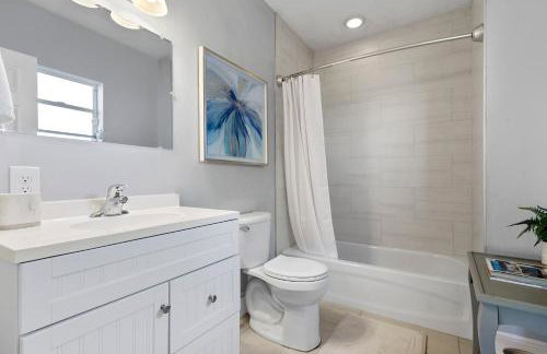 Modern 4BR Getaway Pet Friendly Outdoor Lounge - Foto 15