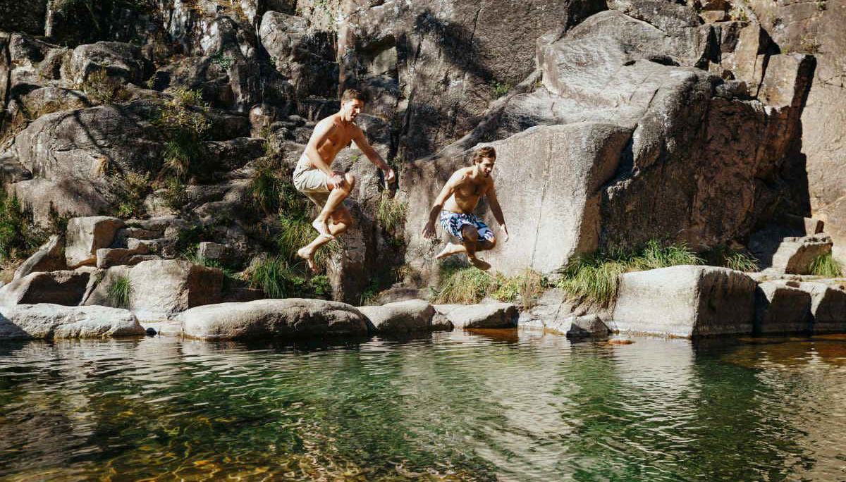 Tuffo alle cascate di Thaiti