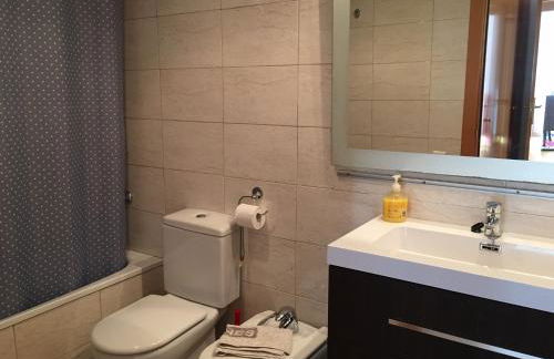 New & Sunny Apartment - Foto 32