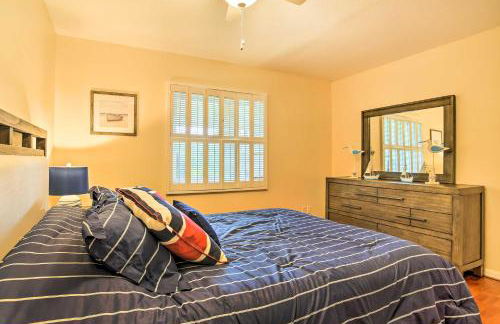 Riviera Beach Vacation Home with Pool Walk to Beach - Foto 20