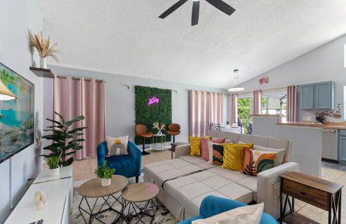 Luxe 3BR 2BA Oasis with Pool & Designer Touches, Disneyland, Legoland - Foto 26