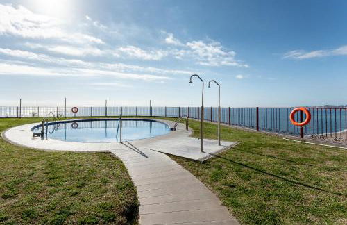 Beachside Retreat with Private Terrace - Foto 5