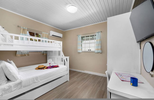 Renovated 4br2ba w Private Pool in Prime Location - Foto 16