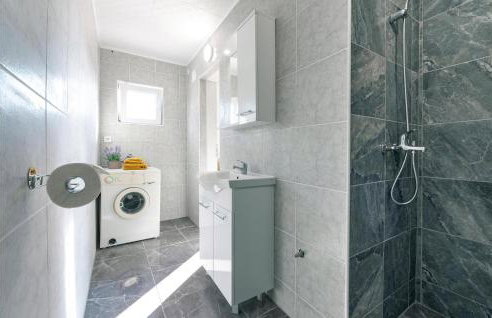 2 Bedroom Amazing Home In Dubravica - Foto 42