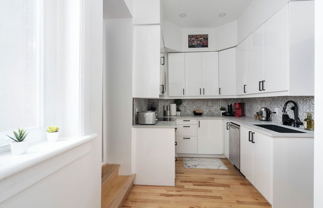 Downtown Luxe - Parking, Metro, King Bed, Sleeps 6 - Foto 13