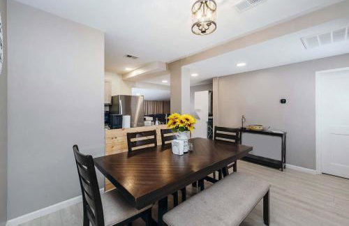 King Bed Creekfront Retreat in Jacksonville - Foto 28