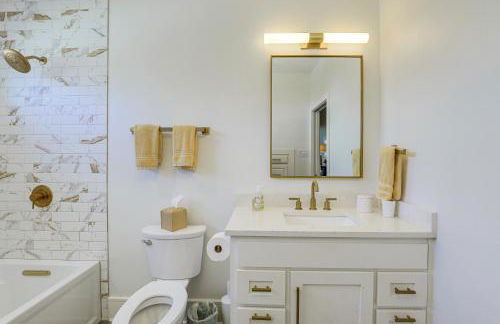 Walk to Shops and Winery! Stylish Dtwn Ovilla Home - Foto 18